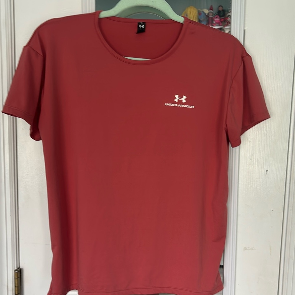 Under Armour Red Short Sleeve Tee